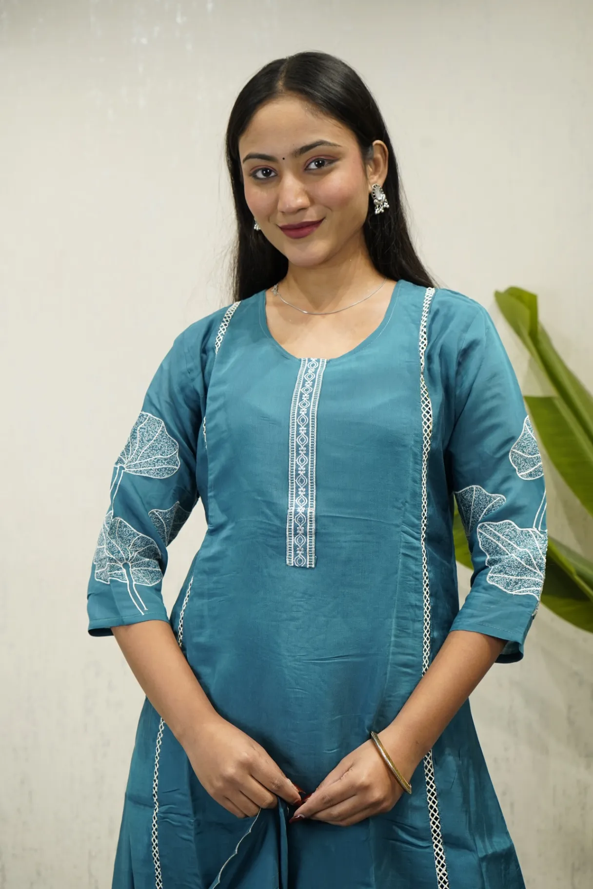 Thread-Work Kurti Set